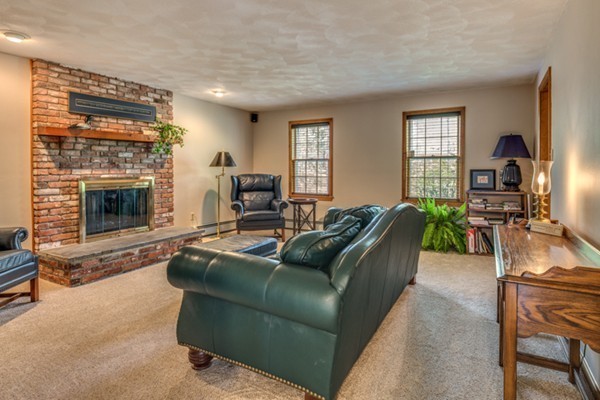7 Stonecleave Road North Reading, MA 01864 - Photo 4 of 29 Gallery Image 4