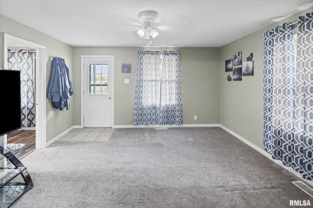 $124,900 | 2109 North Broadway, Salem, IL 62881