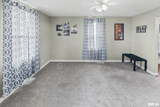 $124,900 | 2109 North Broadway, Salem, IL 62881