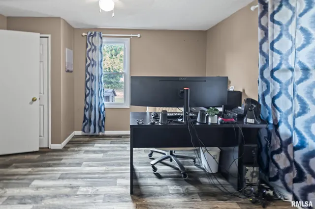 $124,900 | 2109 North Broadway, Salem, IL 62881