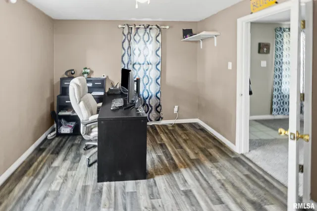 $124,900 | 2109 North Broadway, Salem, IL 62881