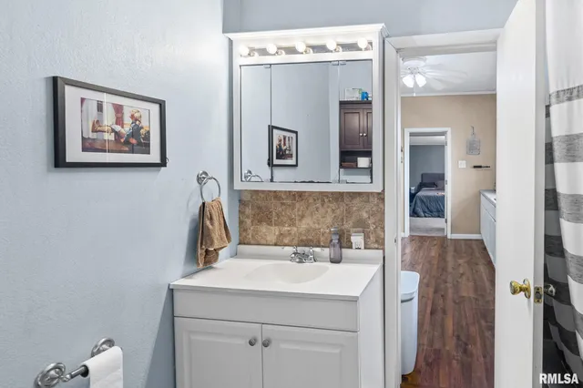 $124,900 | 2109 North Broadway, Salem, IL 62881