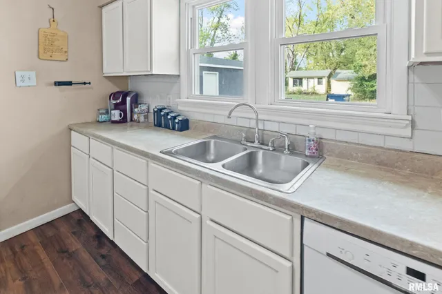 $124,900 | 2109 North Broadway, Salem, IL 62881