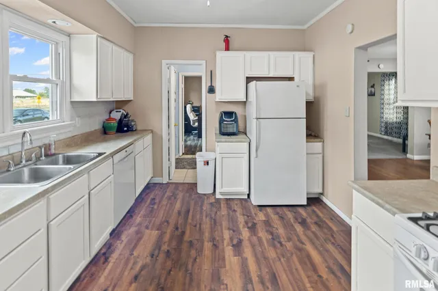 $124,900 | 2109 North Broadway, Salem, IL 62881