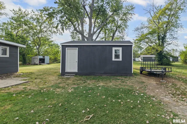 $124,900 | 2109 North Broadway, Salem, IL 62881