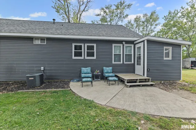 $124,900 | 2109 North Broadway, Salem, IL 62881