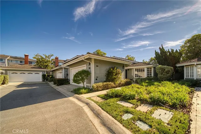 $7,600 | 32 Dover Place, Manhattan Beach, CA 90266