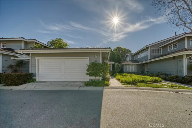 $7,600 | 32 Dover Place, Manhattan Beach, CA 90266