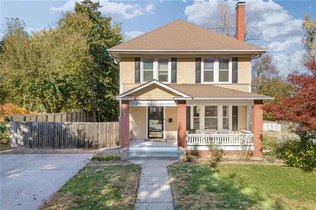 $289,900 | 2111 Lovers Lane, St. Joseph, MO 64505