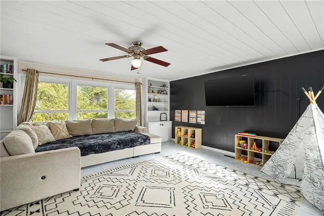 $289,900 | 2111 Lovers Lane, St. Joseph, MO 64505