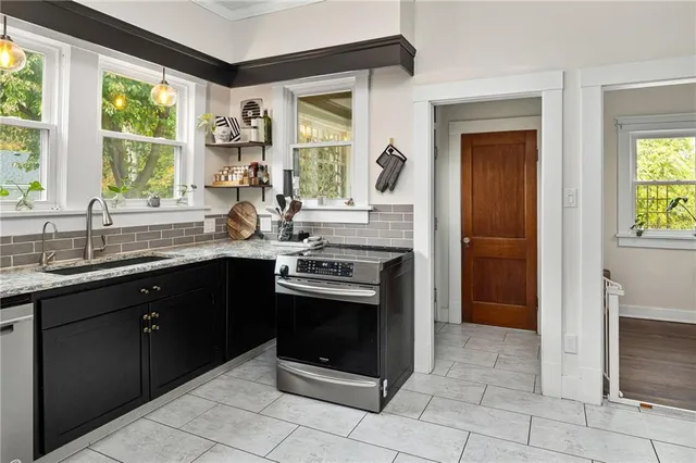 $289,900 | 2111 Lovers Lane, St. Joseph, MO 64505