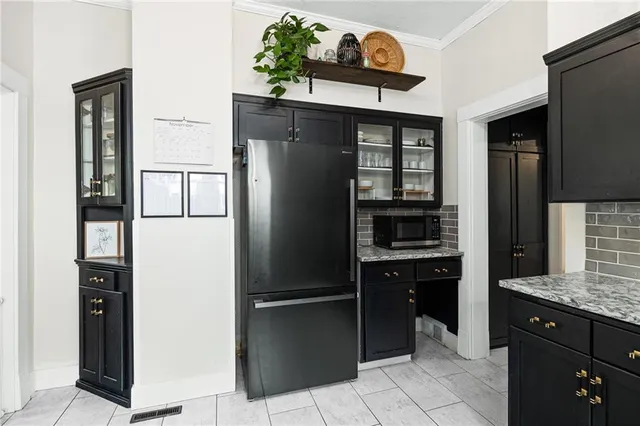 $289,900 | 2111 Lovers Lane, St. Joseph, MO 64505