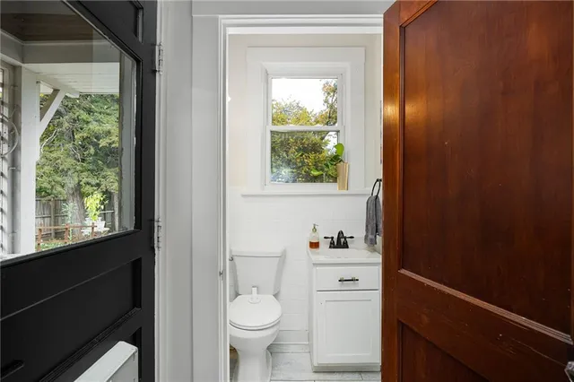 $289,900 | 2111 Lovers Lane, St. Joseph, MO 64505