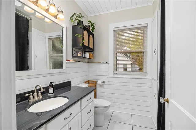 $289,900 | 2111 Lovers Lane, St. Joseph, MO 64505