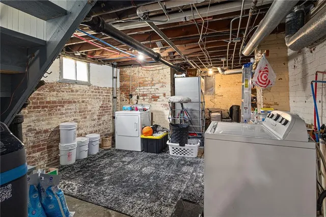 $289,900 | 2111 Lovers Lane, St. Joseph, MO 64505