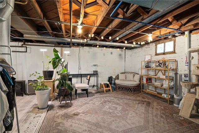 $289,900 | 2111 Lovers Lane, St. Joseph, MO 64505