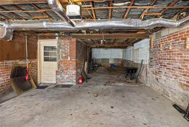 $289,900 | 2111 Lovers Lane, St. Joseph, MO 64505