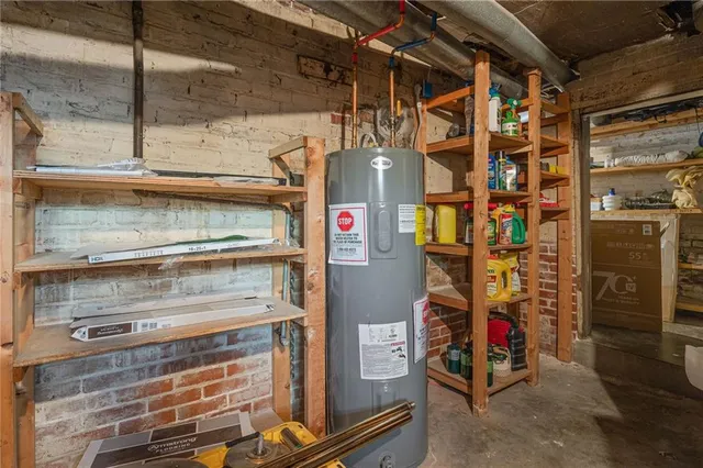 $289,900 | 2111 Lovers Lane, St. Joseph, MO 64505