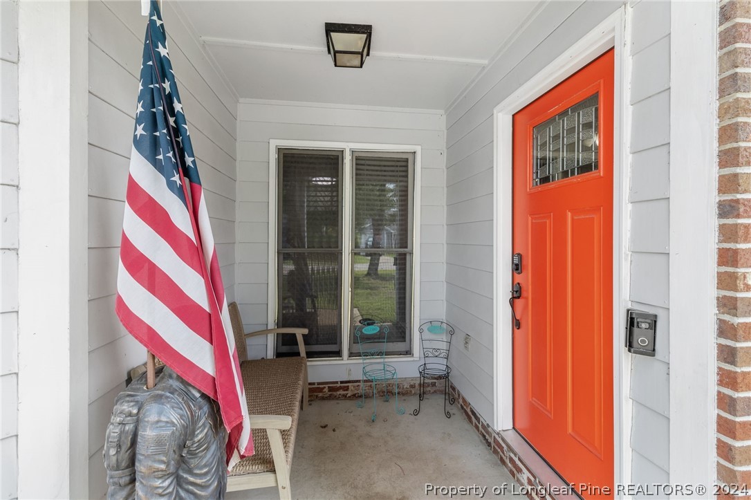 5334 Tory Hill Road Hope Mills, NC 28348 - Photo 2 of 27 a view of front door with furniture