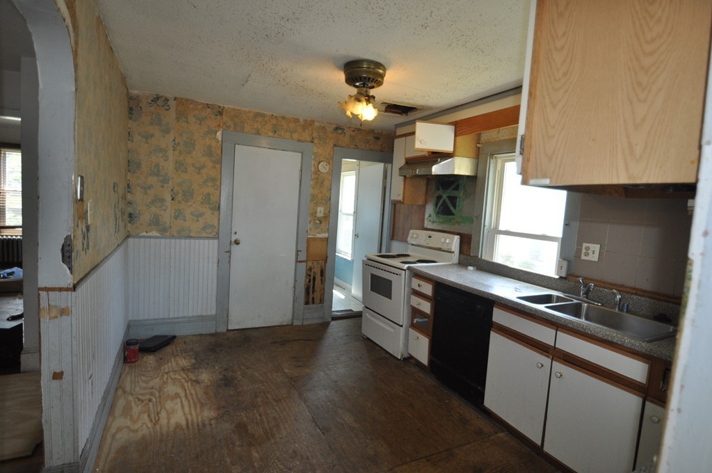 49 Mt Calvary Road Boston, MA 02131 - Photo 7 of 12 Gallery Image 7