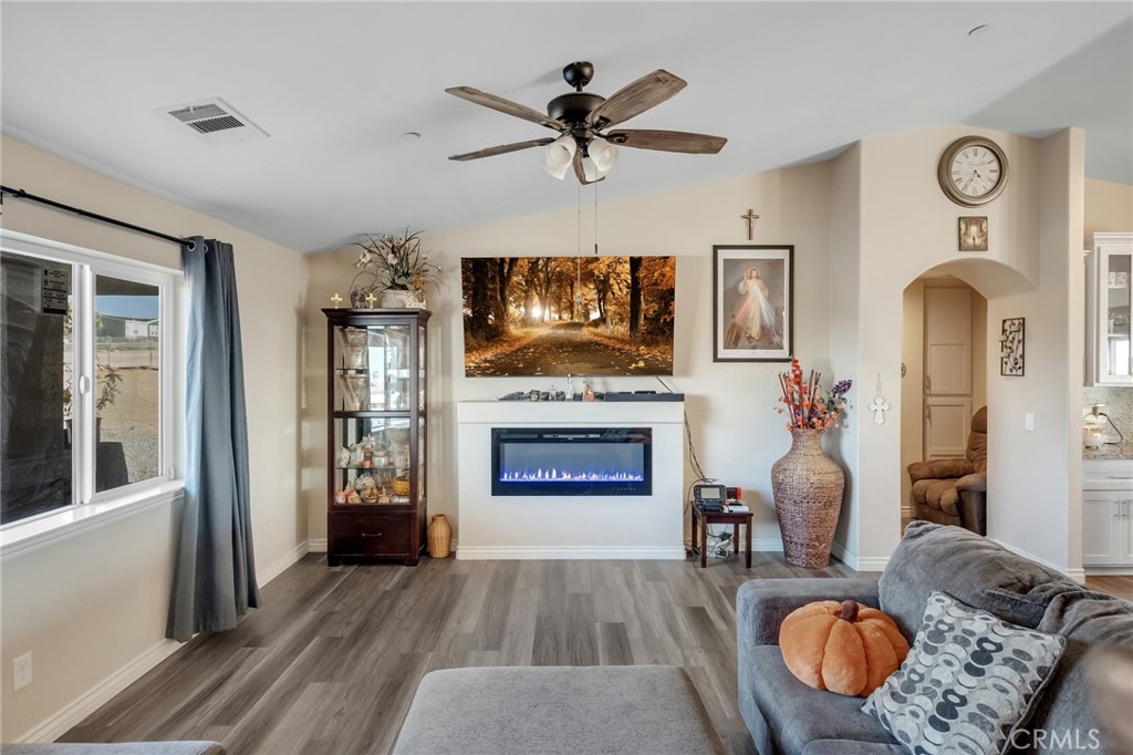 11374 Desert View Road Pinon Hills, CA 92372 - Photo 3 of 42 Gallery Image 3