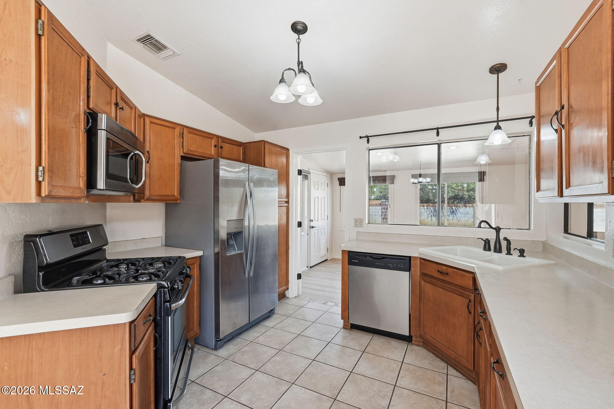 5791 North Moonbrook Road Tucson, AZ 85741 - Photo 5 of 40 All Stainless Steel Appliances Convey Gasstove and Oven