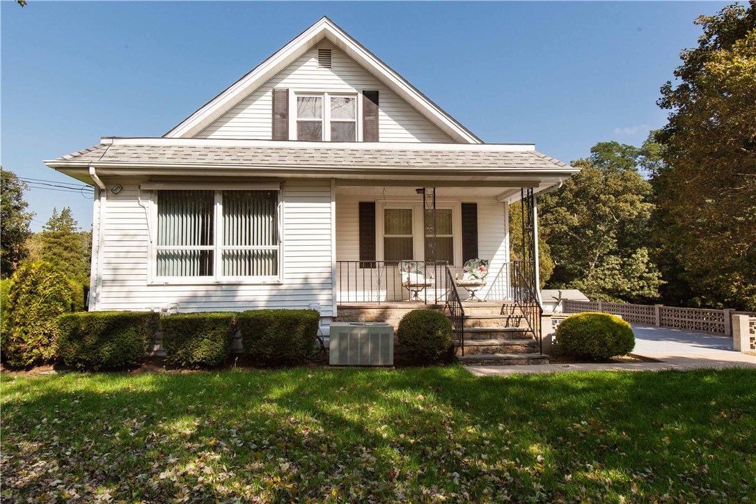 121 Olney Arnold Road Cranston, RI 02921 - Photo 3 of 35 Gallery Image 3