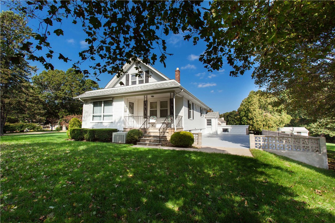 121 Olney Arnold Road Cranston, RI 02921 - Photo 4 of 35 Gallery Image 4