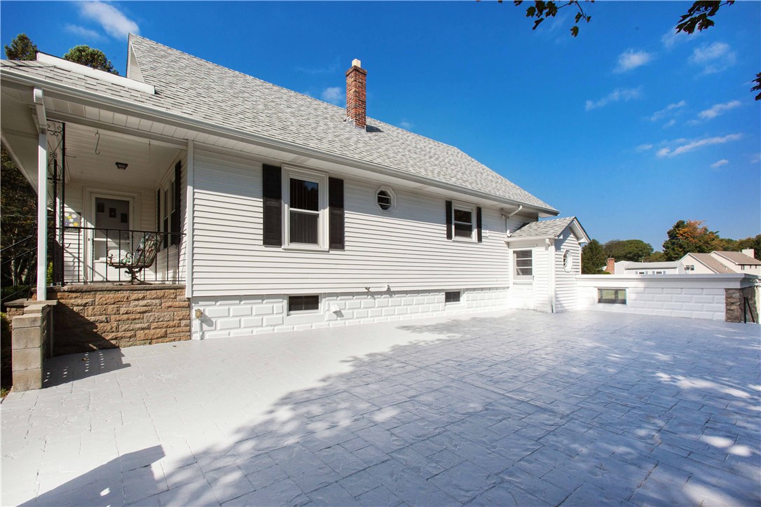 121 Olney Arnold Road Cranston, RI 02921 - Photo 5 of 35 Gallery Image 5