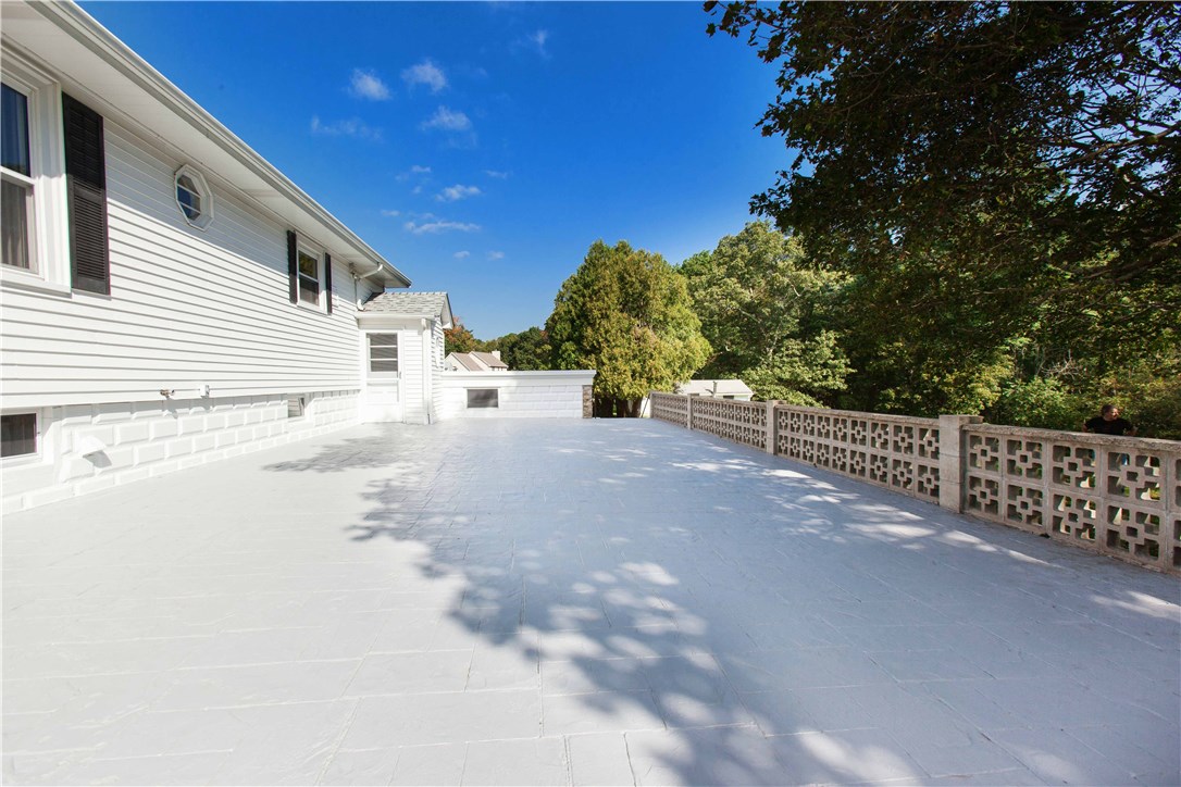 121 Olney Arnold Road Cranston, RI 02921 - Photo 6 of 35 Gallery Image 6