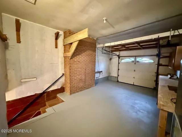 a view of a garage room