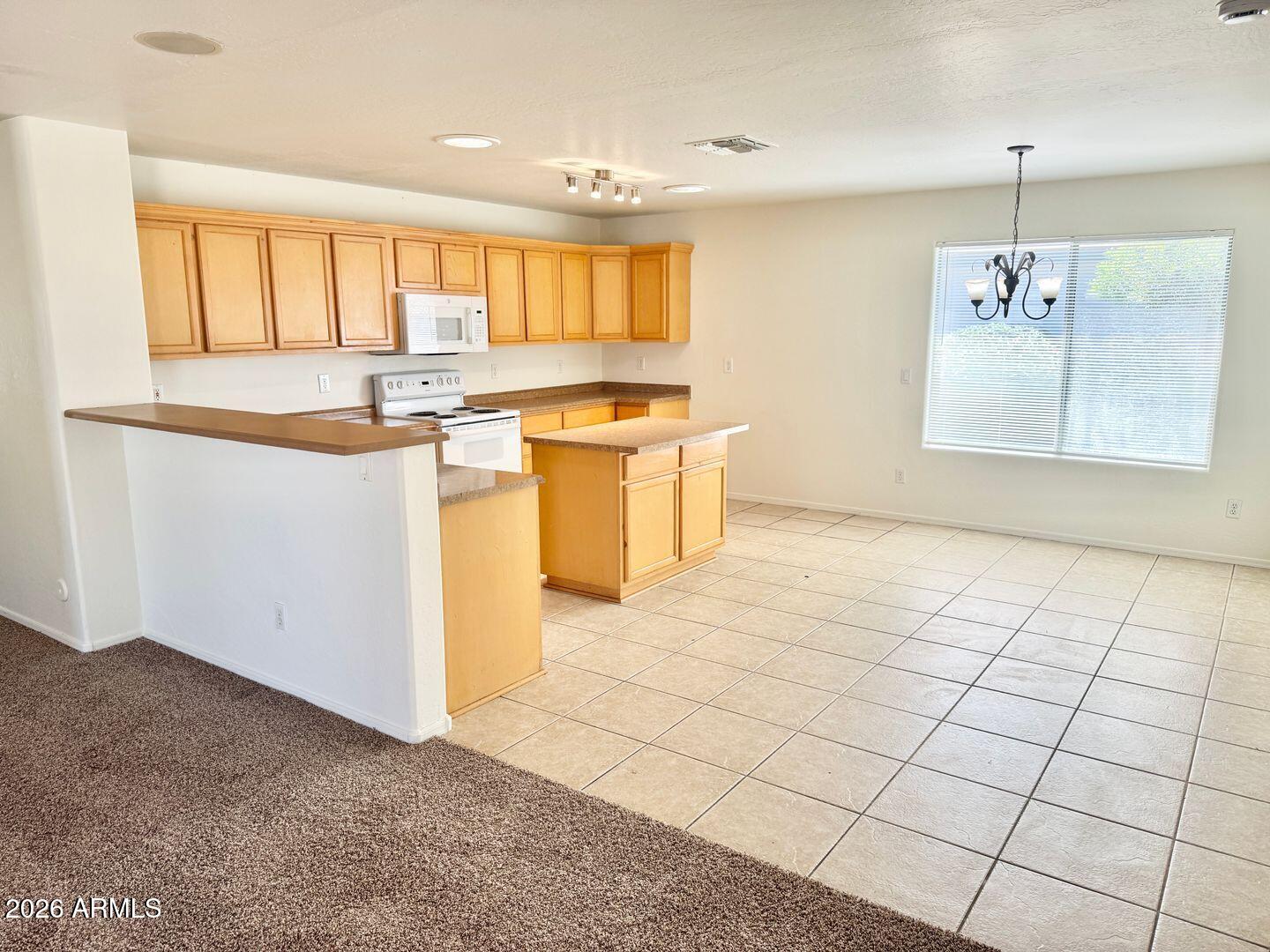 2106 West Alta Vista Road Phoenix, AZ 85041 - Photo 10 of 36 10