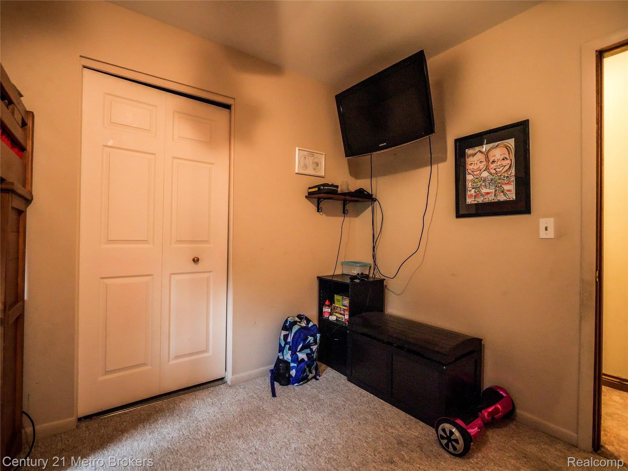 9551 Bray Road Millington, MI 48746 - Photo 21 of 40 21.jpg