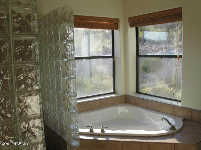 4261 West Mossman Road Tucson, AZ 85746 - Photo 4 of 8 Gallery Image 4