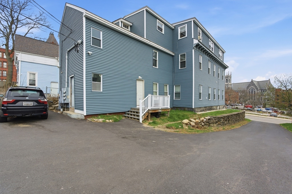 34 Irving Street Worcester, MA 01609 - Photo 7 of 33
