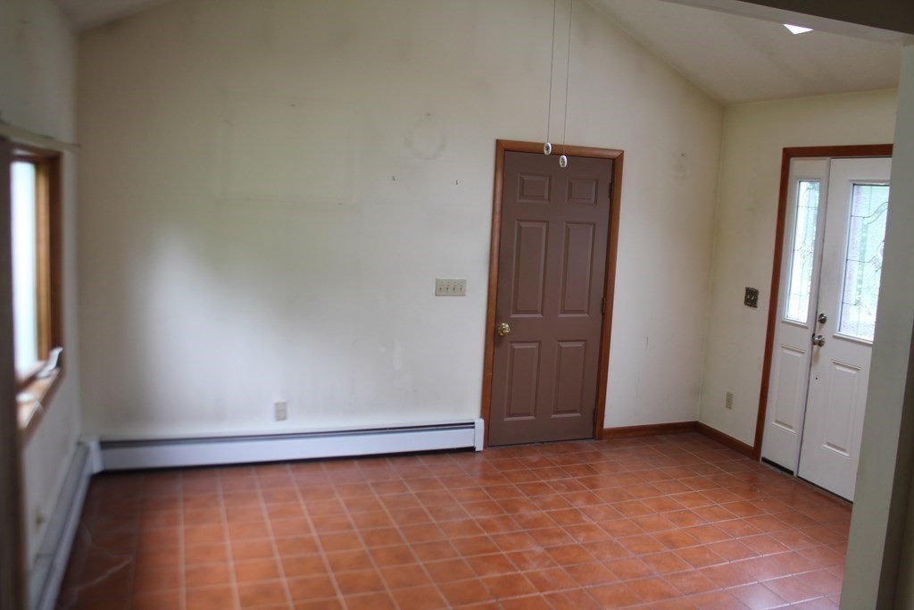 48 Clematis Road Agawam, MA 01001 - Photo 3 of 10 Gallery Image 3