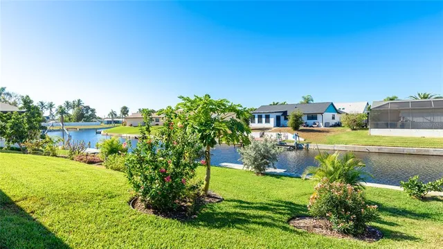 $749,900 | 5004 Coral Lake Drive, Bradenton, FL 34210