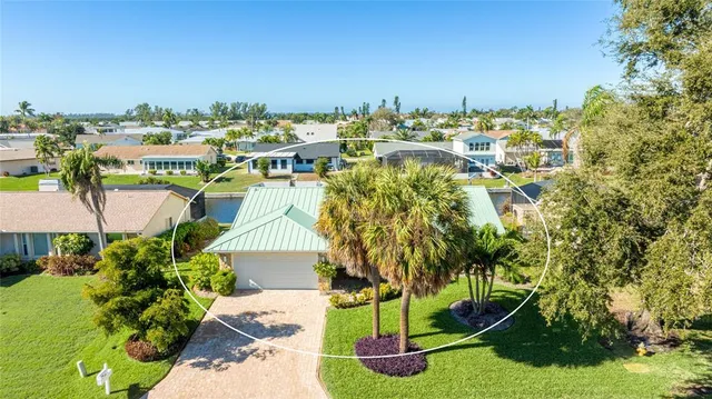 $749,900 | 5004 Coral Lake Drive, Bradenton, FL 34210