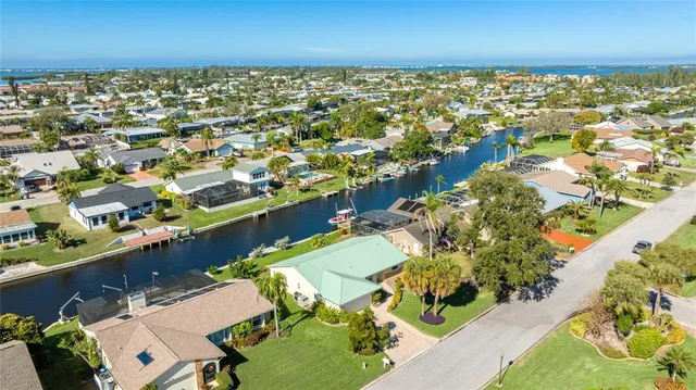 $749,900 | 5004 Coral Lake Drive, Bradenton, FL 34210