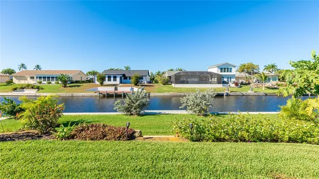 $749,900 | 5004 Coral Lake Drive, Bradenton, FL 34210