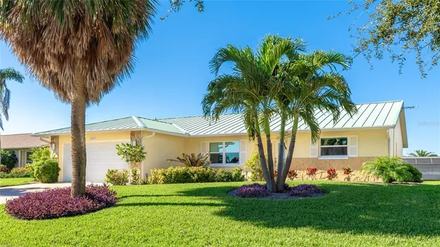 $749,900 | 5004 Coral Lake Drive, Bradenton, FL 34210