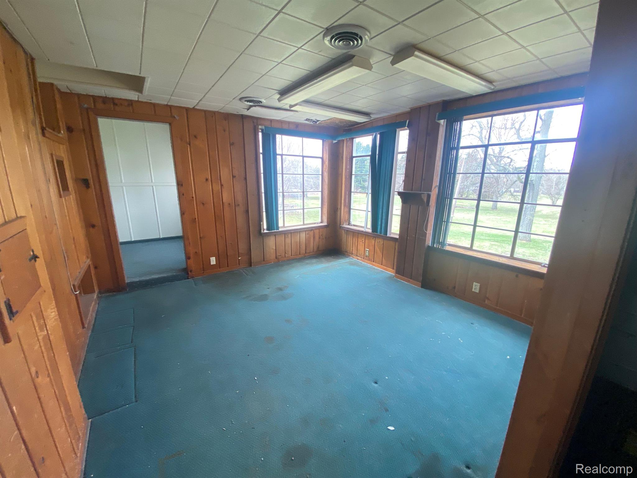 3052 South Center Road Burton, MI 48519 - Photo 11 of 13 Gallery Image 11
