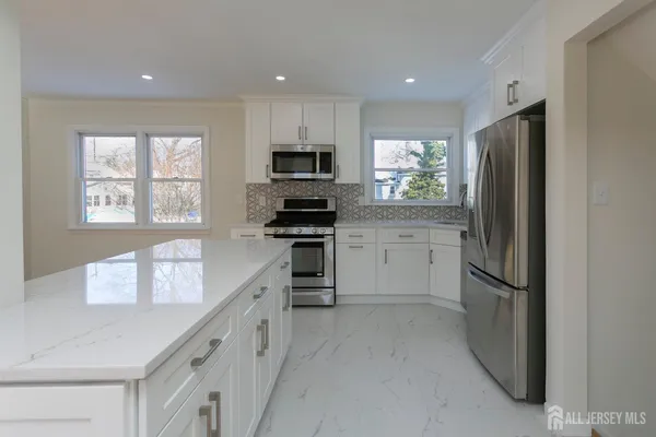 $4,725 | 40 Essex Avenue, Metuchen, NJ 08840