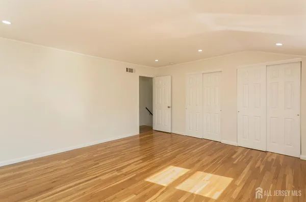 $4,725 | 40 Essex Avenue, Metuchen, NJ 08840