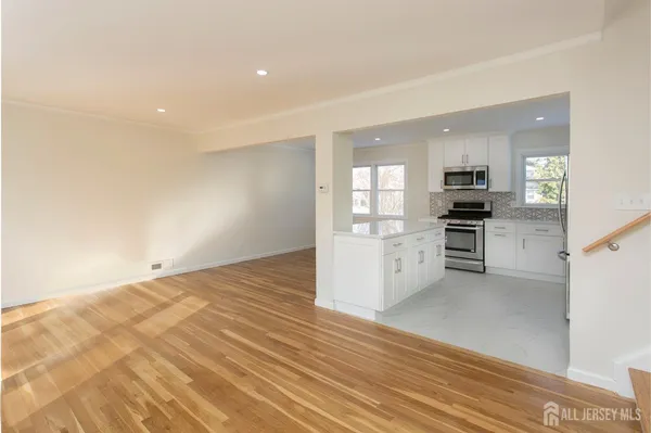 $4,725 | 40 Essex Avenue, Metuchen, NJ 08840