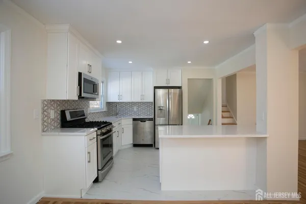 $4,725 | 40 Essex Avenue, Metuchen, NJ 08840