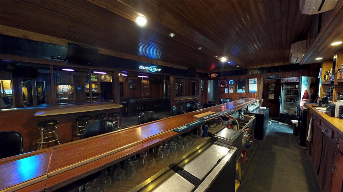 7860 West Ridge Road Fairview, PA 16415 - Photo 12 of 25 Bar area