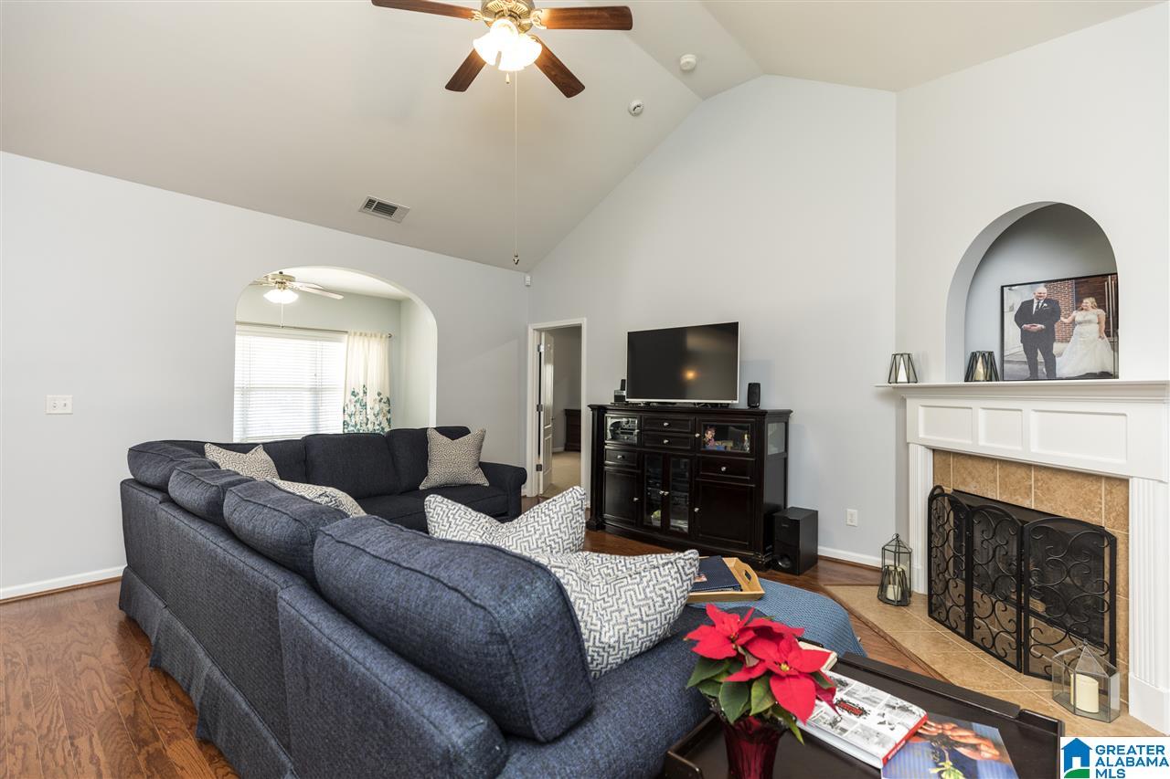 991 Valley Circle Leeds, AL 35094 - Photo 11 of 29