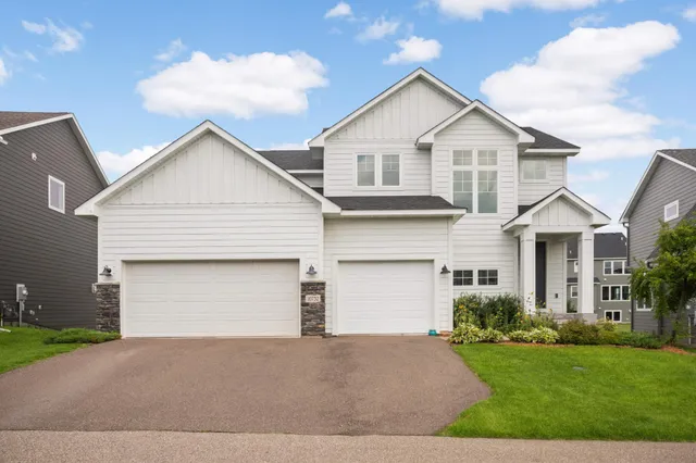 $599,000 | 10732 39th Street North, Lake Elmo, MN 55042