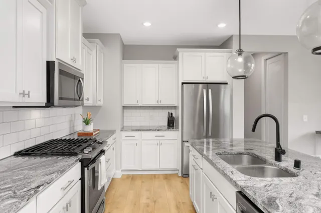 $599,000 | 10732 39th Street North, Lake Elmo, MN 55042